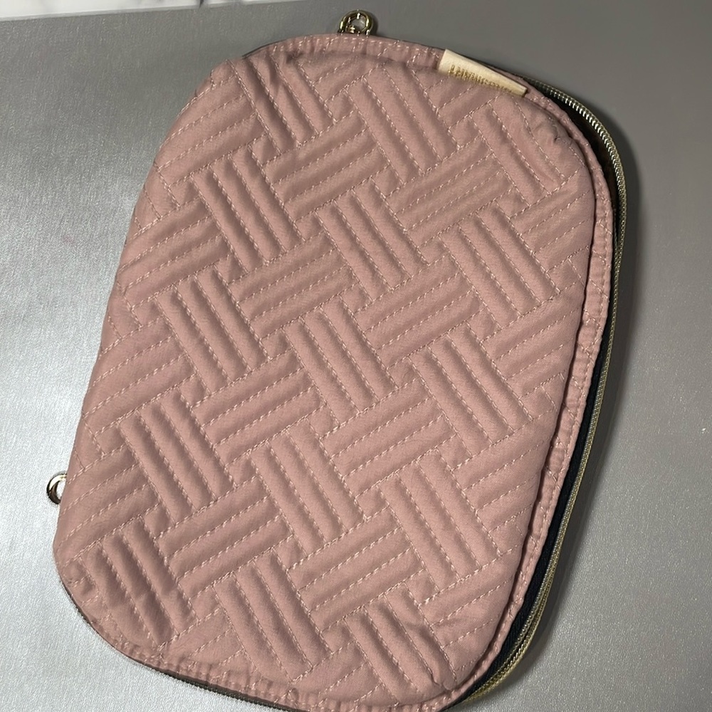 Never used quilted travel electronic cord case